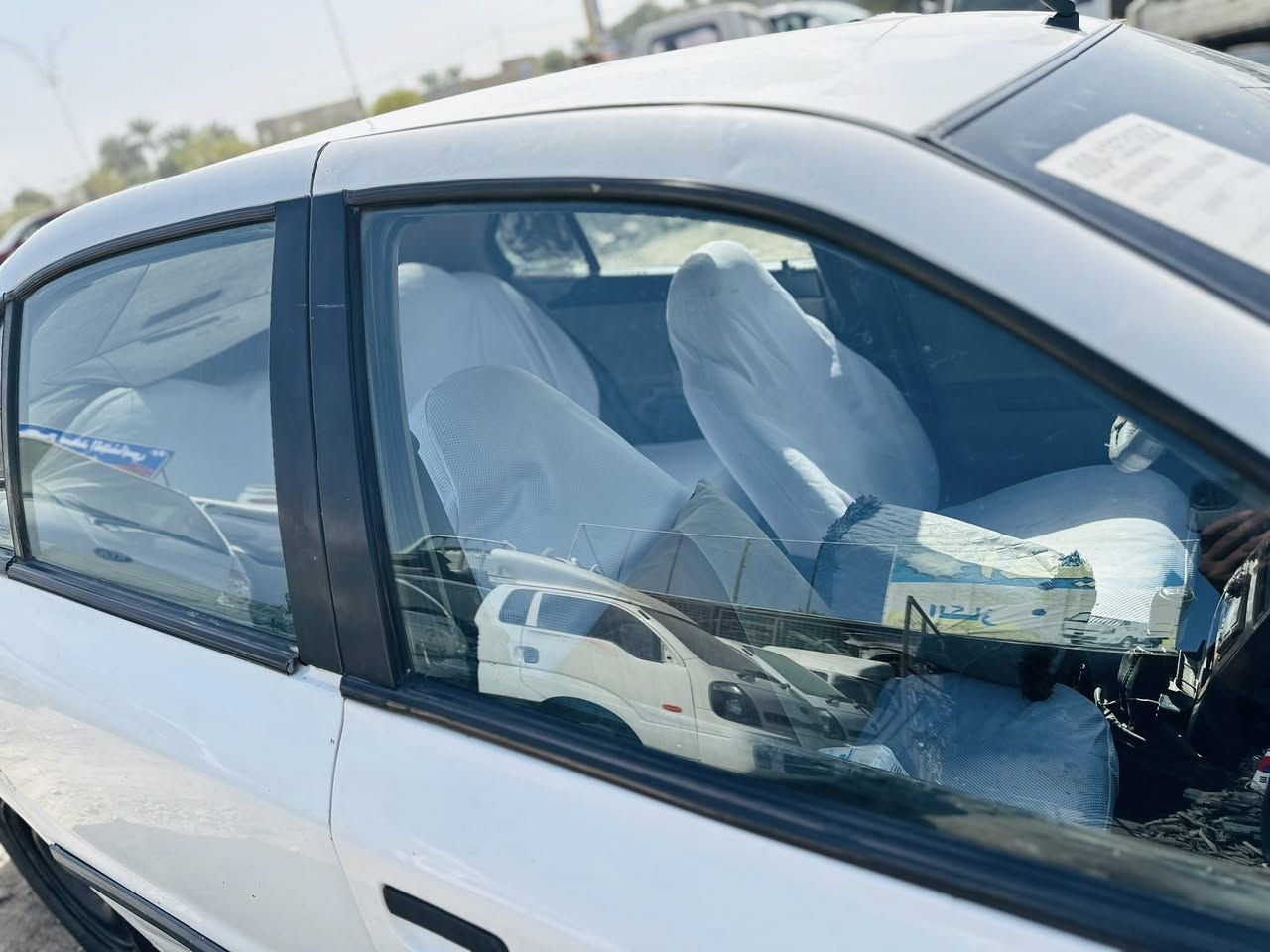 سمند 2010 بغداد  سنويه وهزه جديده
كير محرك مكفول 

بيه باب وجاملغ صبغ 
السياره مكانه بالحله 
سعره 33 وبيه مجال 
***********
