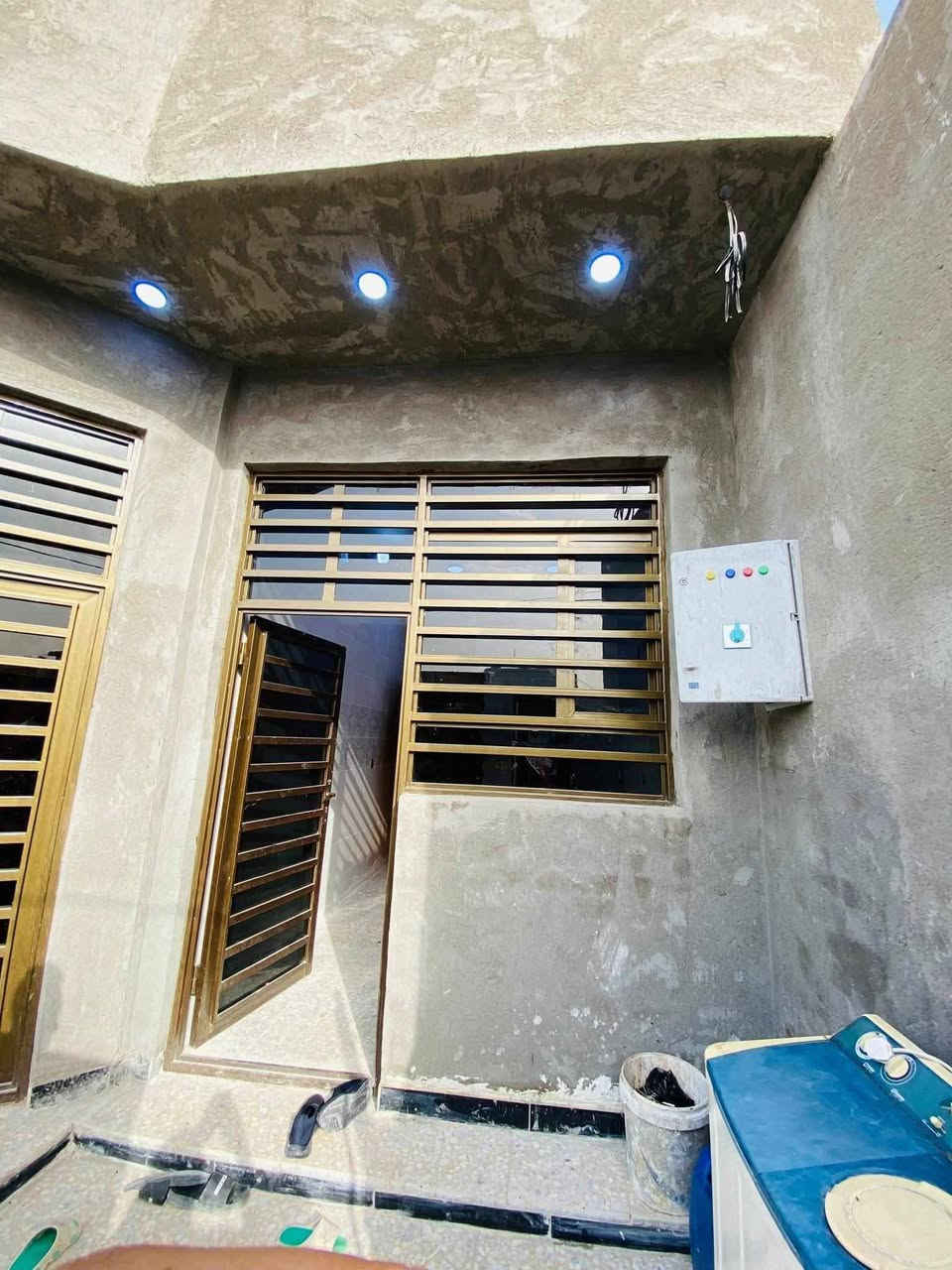 دار للبيع بغداد جسر ديالى حي السلام الاولى قرب ملعب العيساوي زراعي عقد ٣٥ مساحه ١٠٥ وجه ٧ نزال ١٥ بناء حديث غرف نوم صاله بيتونه مطبخ استقبال كامل الخدمات مي كهرباء مجاري تبليط ***********
