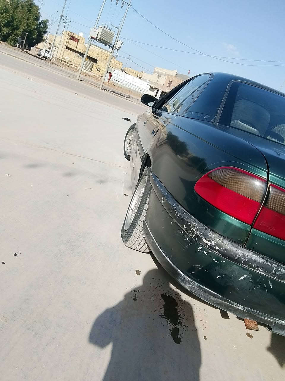 سياره اوبل بزونه موديل 94 مكان ديوانيه قضاء عفك السعر 28 ورقه وبيها مجال تحويل او وكه الاستفسار اتصال على الرقم ***********
