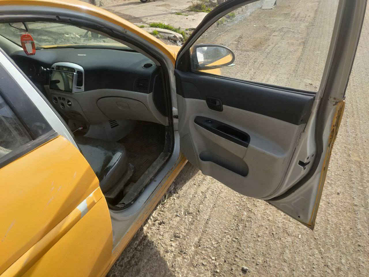 اكسنت للبيع
موديل 2009 رقم دولي
سنوياً صادرة قبل شهر، شرط التحويل
الأضرار: بيها ضربة من جهة السايق+ تلقيطات شارع 
المحرك بداية صرف، الكير شغال، طخم تايرات جدد، الكهربائيات شغالة
التواصل على الأرقام
***********
***********
غير متواجد ع خاص
