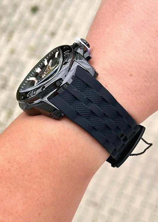 #مزاااااااااد

فتح باب الساعه 40$ دولار والرفعه 5 دولار 

اخوان لطفا الاعتماد قبل السوم بارسال الرقم والعنوان الكامل عالخاص 

التوفيق للجميع 🌹 
 
يبدا المزاد الان وينتهي ساعه 3 فجرا 

دانيل كلاين DANIEL KLEIN 

 دزاين اللامبورغيني 

الساعة جديدة اصلي وكاله  وكامله الملحقات  (العلبة وكرت الضمان والكتلوك) مع الظمان سنتان 
•مكينه ياباني اصلي 
•لون مميز جذاب 
•السير ربل مرن اصلي  
•مينا 3d تتغير حسب حركة الضوء 
•نافذة تاريخ
 نافذة لأسماء الايام
•قطر الساعه 42ملم 
•ضد الماء 50 متر 
•بدن ستانلس ستيل
•بوك معلم
•ارقام واميال لامينوس

توصيل متوفر لجميع محافظات العراق.


**إذا كنت صاحب هذا الإعلان وتريد حذفه لأي سبب، رجاءا أرسل رسالة إلى الدعم الفني**