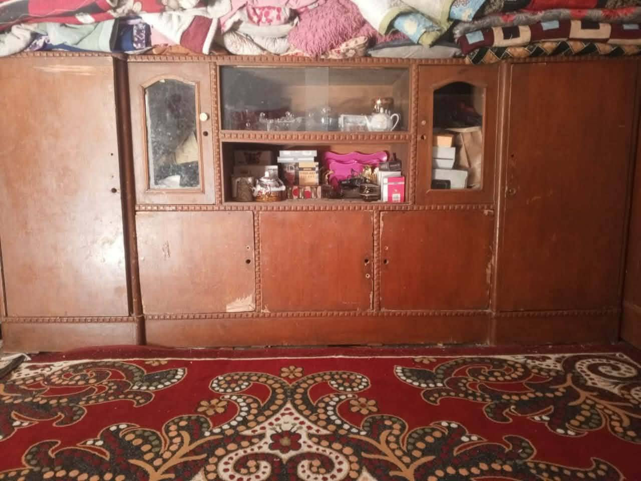 بوفيه للبيع سعرها 65 لاستفسار على هذا الرقم ***********
