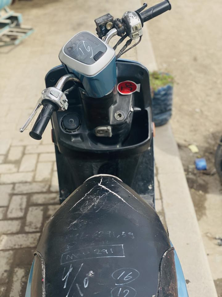 سلام عليكم بوليس مسطره البيع موديل 2013 الدراجه كامله مابيهة اي نقص شلعه ومعدل اتخبل الدراجه مصبوغه نفس الونهة جماليه فقط مكينه ما مفتوحه السعر مليون وبيهة مجال مكاني بابل  الشراي التصال على الرقم ***********
