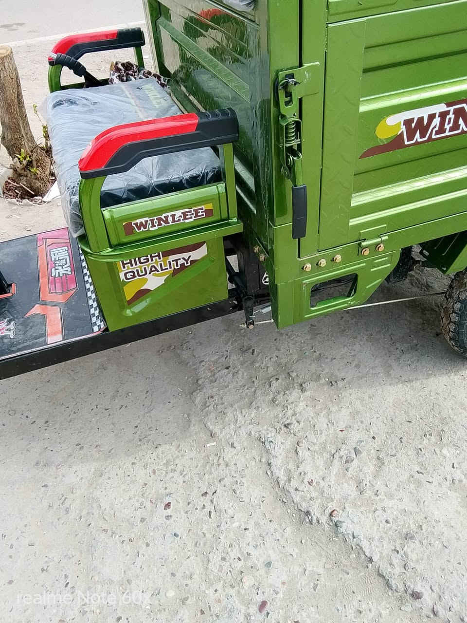 السلام عليكم  ستوته شحن موديل سته وعشرين زيرو ماشيه أسبوعين  ست بطاريات حجم اثنين وثلاثين أمبير مكاتبه مجال ***********أصوليه مع ابو المعرض مكاني غزاليه  السعر مليون ويه وبيها
