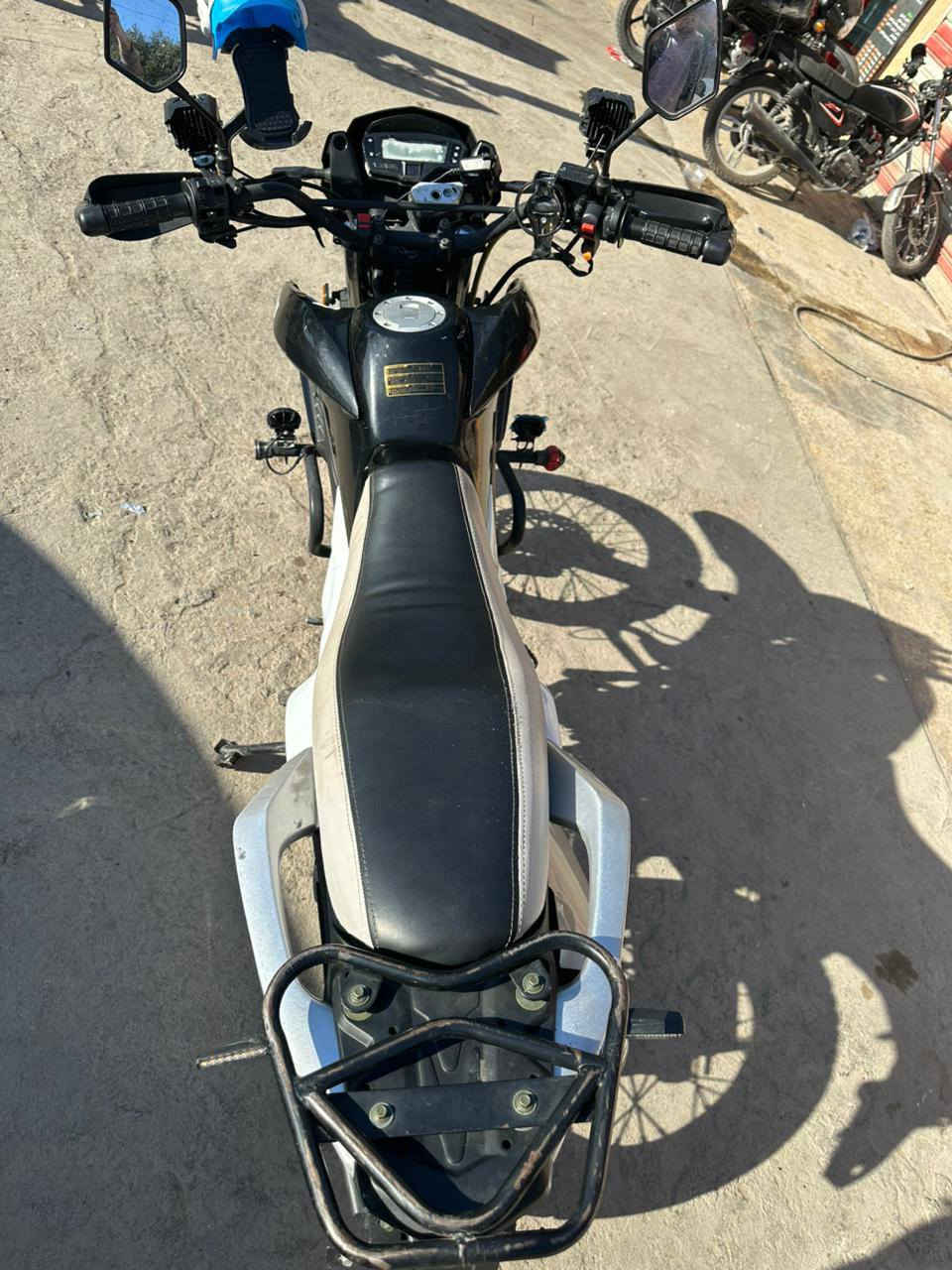 السلام عليكم دايوان قفاز موديل 23 كفاله عامه شلعه ومعدل🚀🚀 اوراق اصوليه ماشيه معامله ترقيم دافع رسوم كامله باقيه عل بصمه مال الشركة تترقم بغداد السعر اتصل وبيك خير ودلل او مراوس بوكسر جبلي مرقم  مكاني بغداد السيديه ***********
