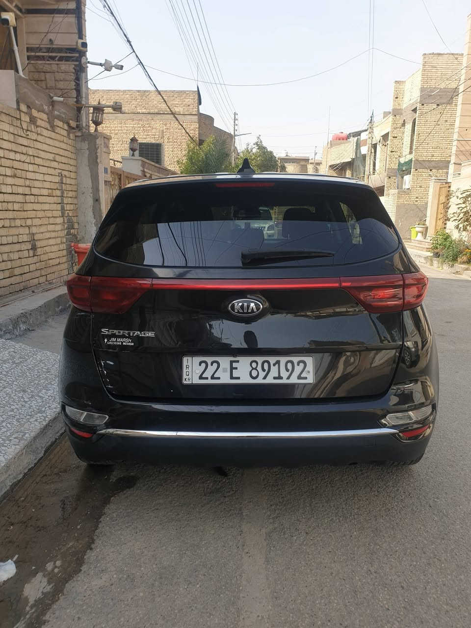 Kia Sportage Lx 2021 Black
للبيع سبورتج 2021  LX 
 وارد امريكي 2021 أربيل ( ماشيه 62  الف ميل )
 رقم الشاصي  KNDPMCAC4M7843693
رابط صور حادث امريكا ( حادث خفيف )
 ( https://en.bidfax.info/kia/sportage/15990024-kia-sportage-lx-2021-black-24l-4-vin-kndpmcac4m7843693.html ) 
 طخه وشخوط في بغداد ما مصلحه 
 مكان السياره بغداد / البلديات 
 مكلف بالنشر صاحب السياره ( *********** )
