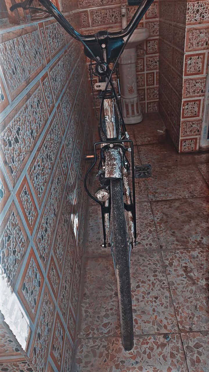 سلام عليكم عدنه باسكل للبيع جديد سعره 100وبي مجال***********
