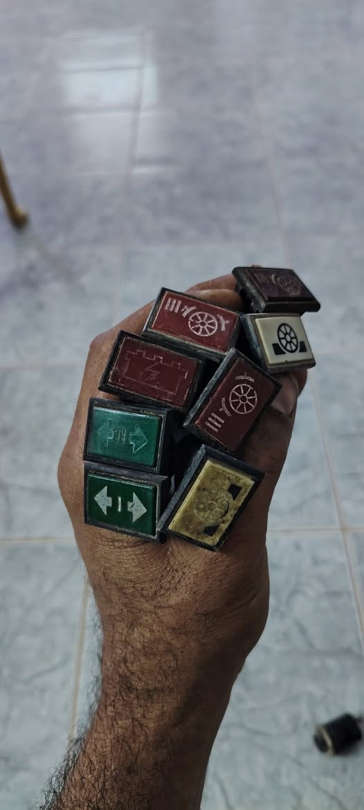 غراض للبيع الماني بلادي شرط شغال ١٠٠ بال١٠٠ مكاني حديثه عندي توصيل اتصل على *********** او ***********
