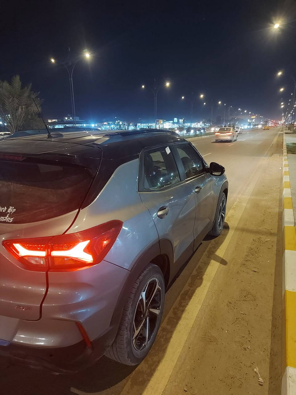 تيرل بلايزر 2023 (RS) مرقم ذي قار
حادث موضح بالصور
سيارة تجمع الشكل الرياضي ويا الراحة والاعتمادية 💯
محرك 1.3 تيربو اقتصادي وقوي بنفس الوقت، مناسب للمدينة والسفر 🚗
دفع أمامي أو رباعي يطيك ثبات وثقة بالطريق
تصميم RS رياضي بجنوط 18 ولمسات سوداء تخليها تبرز بكل مكان 😎
من ناحية الراحة 👌
❄️ تكييف الكتروني  قوي يبرد بسرعة حتى بحر الصيف
🔥 تدفئة الكتروني ممتازة للشتاء وتوزيع هواء متوازن
🎛️ تحكم إلكتروني بالحرارة لراحة السائق والركاب
🪑 مقاعد مريحة للمشاوير الطويلة
🔇 عزل زين يقلل الضجيج ويخلي القيادة هادئة
🔒 أنظمة أمان متقدمة
✅ سيارة عملية، أنيقة، وتناسب الاستخدام اليومي بكل الفصول

 السعر  120$ مناسبة جدا 

***********
