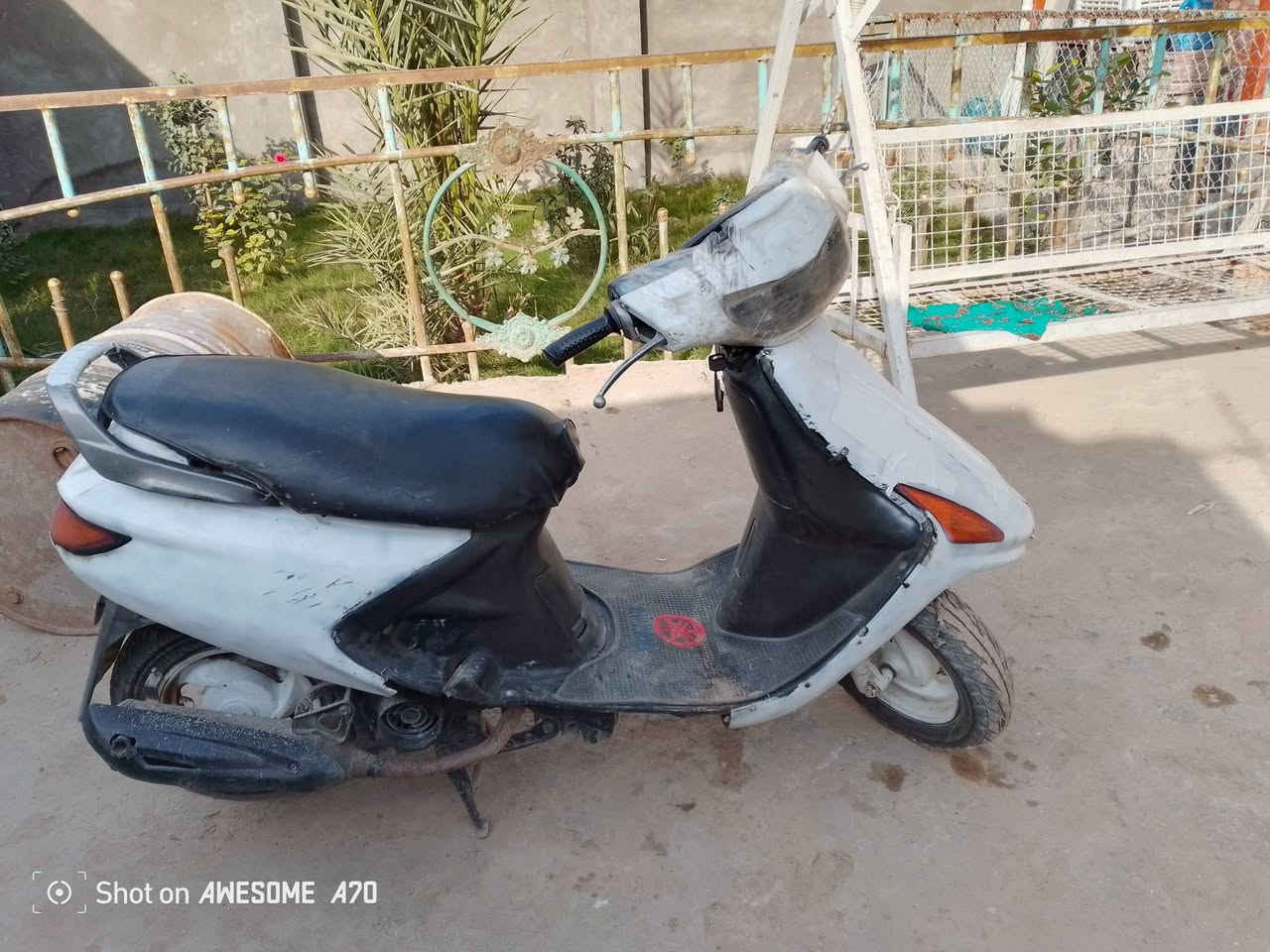 السلام عليكم دراجه فراشه للبيع بيها نواقص قليله شغاله بس الكابريته اتخربط مكاني مركز مدينه قفل 150  رقمي ***********
