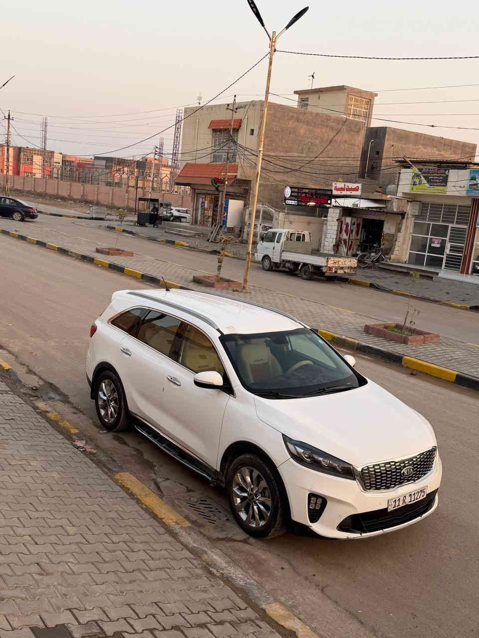 السلام عليكم
سورنتو خليجي ١٨ فول مواصفات عدى البانوراما سته سلندر سبعه راكب ٣ قطع تبريد بصمه تشغيل جنطه كهربائيه كشنات جلد تحكم شاشه كامره حساسات امامي خلفي بردات خلفيه مكفوله كفاله عامه
بيها بارد بسيط كلش موضح بالصورة 
مكاني بغداد 
واتس أو اتصال
***********
***********
