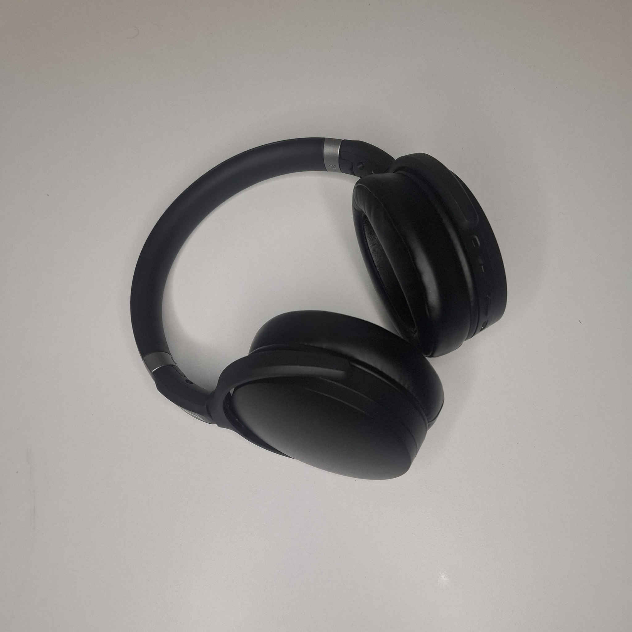 عندي هاي السماعة Sennheiser HD 450BT
بيها مشكلة من تربطهة بلوتوث تشتغل بص صفحة وحدة بس من تربطهة عن طريق الكيبل تشتغل صفحتين طبيعي
السعر 40 الف شامل التوصيل


**إذا كنت صاحب هذا الإعلان وتريد حذفه لأي سبب، رجاءا أرسل رسالة إلى الدعم الفني**