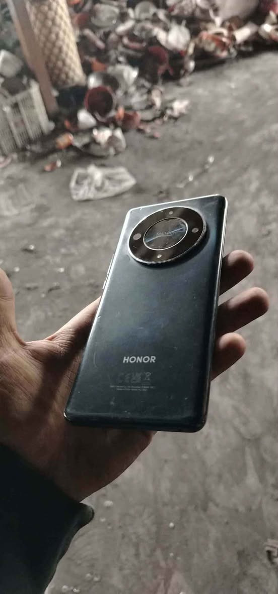 سلام عليكم
هونر 9b 5g
ذاكره 256
رام 12
مبدل شاشه ولكامره خلفيه بيها تراب
بي فطر ناعم ممئثر ابد وطبيعي جهاز
دبل سيم كرد صوت ستريو واضح
ممقصر بشي
بيع ب ٢٠٠ وبي مجال
مكاني بغداد حي أو بغداد, العراق


**إذا كنت صاحب هذا الإعلان وتريد حذفه لأي سبب، رجاءا أرسل رسالة إلى الدعم الفني**