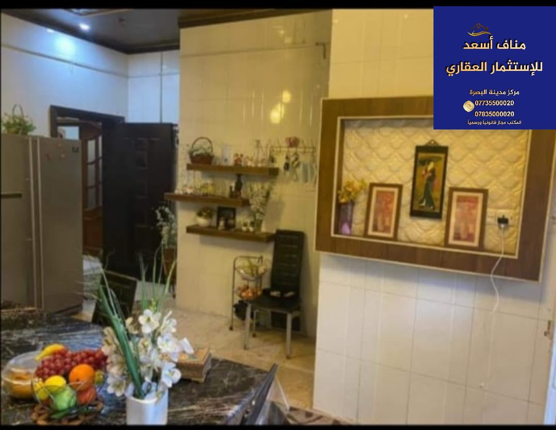 السلام عليكم يوجد بيت كامل للايجار   مساحته ٣٠٠ متر يتكون من خمس غرف جديده مع صحيات عدد ٢ وصالتين كبيرات البيت يتكون من طابقين 
الموقع البصره الطويسه  قربب على الشارع العام 
للايجار فقط شركه او مكتب للاستفسار الاتصال على ‭
‭ ٠٧٨٩ ٠٣٤ ٩٢٧٨‬ ‭

