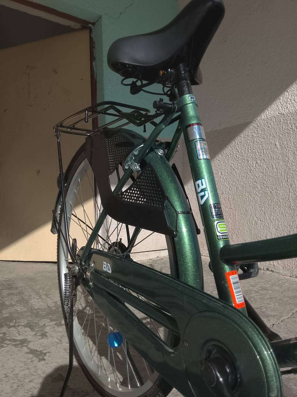 السلام عليكم بايسكل BD زيتوني لامع للبيع او المراوس السعر 150 للاستفسار واتساب *********** مكاني بغداد الغزاليه ماعندي توصيل
