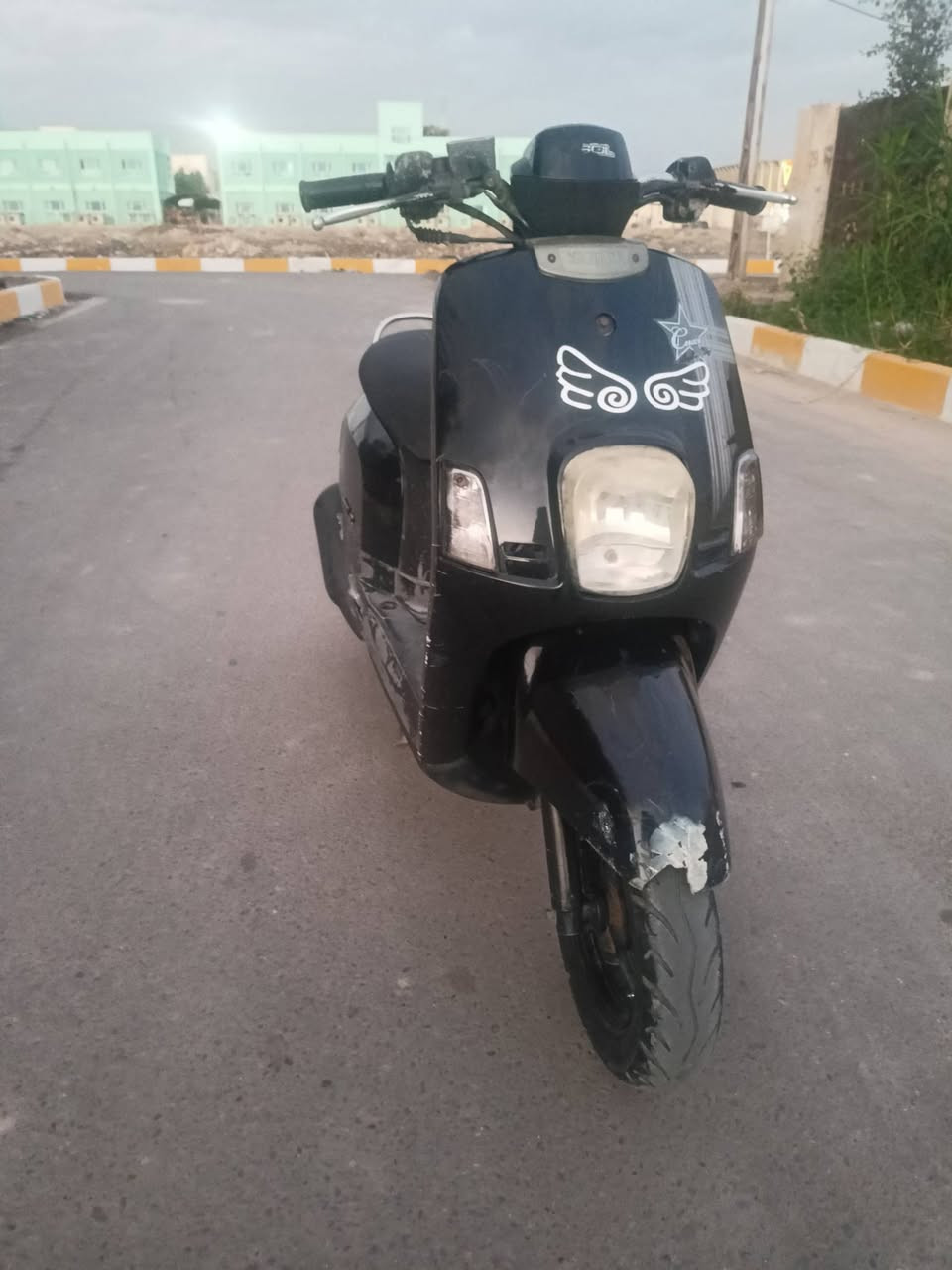 السـلام عليـكم
مـاكس بوليسي 
ححاويه من زيتون طلعتها قبل شكم شهر 
فقط ولفاتها بدلتهن اصلياات 

عداد سرعه 
عداد بانزين 

قفل ستيرن 
قفل جنطه 

حساس بريك 

كـفرات البلاد ختم واحد 

نهضه ومشي خير من الله  

سـلف هندر نكره 

الـسعر 750 وبيها مجال 

الشراي يتصل ع رقم لو يرسلني خاص 
***********

مـكاني ناصريه مركز بالشموخ
