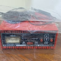 شاحن بطاريات • ٦و١٢ فولت • ٨ أمبير