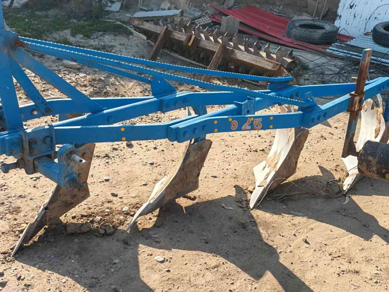 السلام عليكم فدان رباعي
للبيع حجم 11 للاستفسار الاتصال ‭ ‭٠٧٨١ ٥٧١ ٥٠٩٣‬
