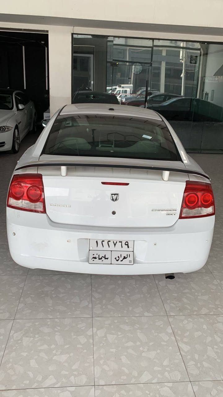 سلام عليكم 
جارجر 2010 ابيض ثلجي محرك 3500   سياره ابدا مامشتغله  على خط سياره كلها بشرط كير محرك صدر امامي و خلفي تخم تاير سنويه جديده مناقصها برغي بيها جاملغ صبغ وبنيد بدون دواخل بدون ايرباك  كلش حلوه وبالعافيه يلي ياخذها و السعر ١١٢ 
مكان سياره بااربيل 
*********** واتساب
