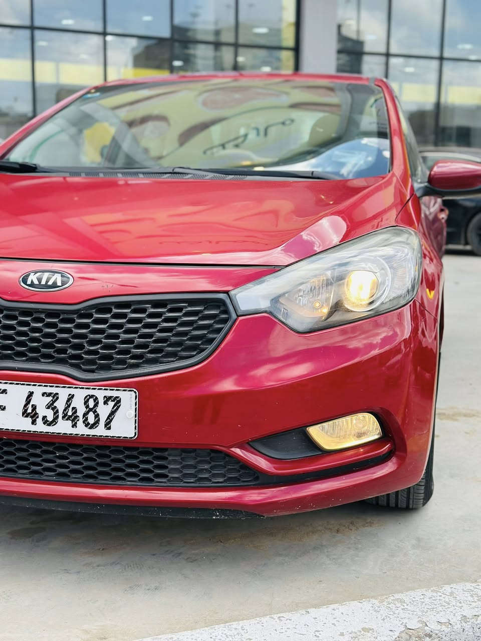 السلام عليكم
سيراتو ٢٠١٦ خليجي 
محرك ١٦٠٠ دوش المرغوب 
كير AT المرغوب
شاشة ابل كار بلي 
كامرة خلفية 
حساس خلفي
عداد المسافة ٥٤ الف كيلو متر 
السيارة هزه وسنوية ورقم جدد ( مالك واحد) 
السيارة بدون قطرة صبغ
بيهة مكانين بارد صغار موضح بلسونار 
مكان السيارة البياع 
السعر ١٢٧ ورقه 
بيهة مجال بسيط 
***********
