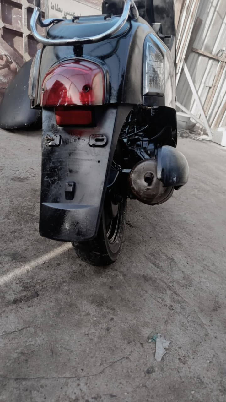 السلام ماكس بوليس دراجه حلوه ونعمه بيه نقص بس باتري والصلنصه تلحمه وتطلع بيه المكان بغداد السعر ٣٥٠ وبيه مجال حك الجيه الرقم *********** بي وساب
