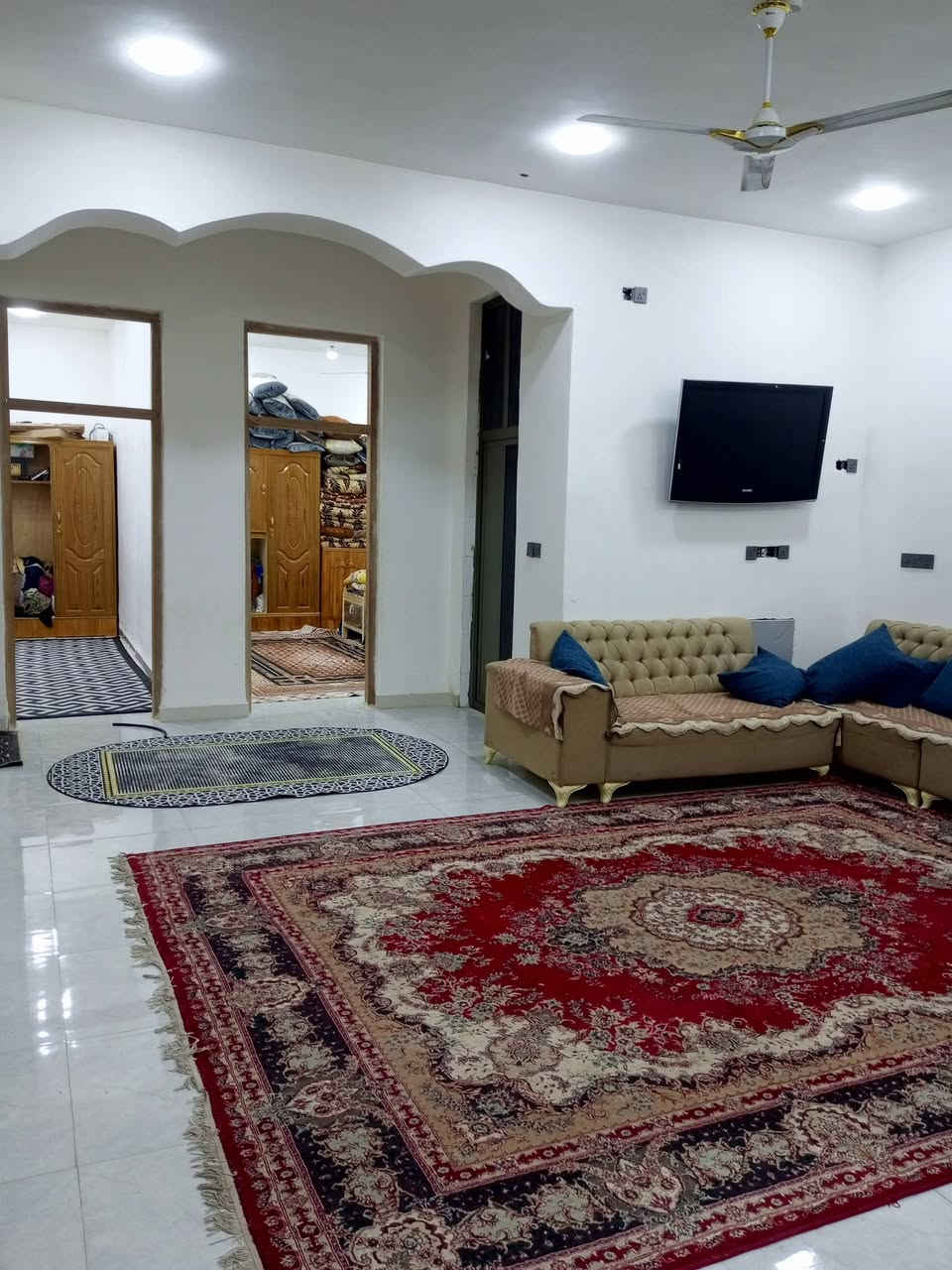 السلام عليكم بيت للبيع حي الامير قطع الطاقة 200 متر بناء حديث 2024 مطلوب قرض الاسكان بيت ركن ضهر شارع 20 شارع البرج طابق واحد *********** ***********
