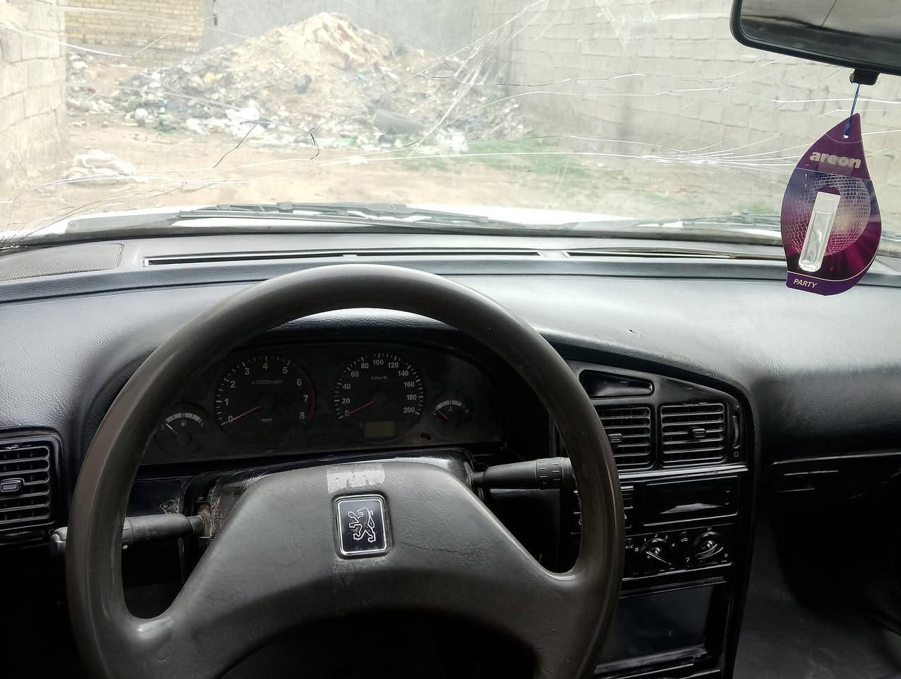 السلام عليكم بيجو روى خصوصي لون ابيض للمراوس او البيع رقم نجف موديل 2009 سياره ماكلك جاهزه مجتاجه ترتيب وشغلات بسيطه السعر 19 وبيها مجال مكاني نجف رقم الاستفسار ***********
