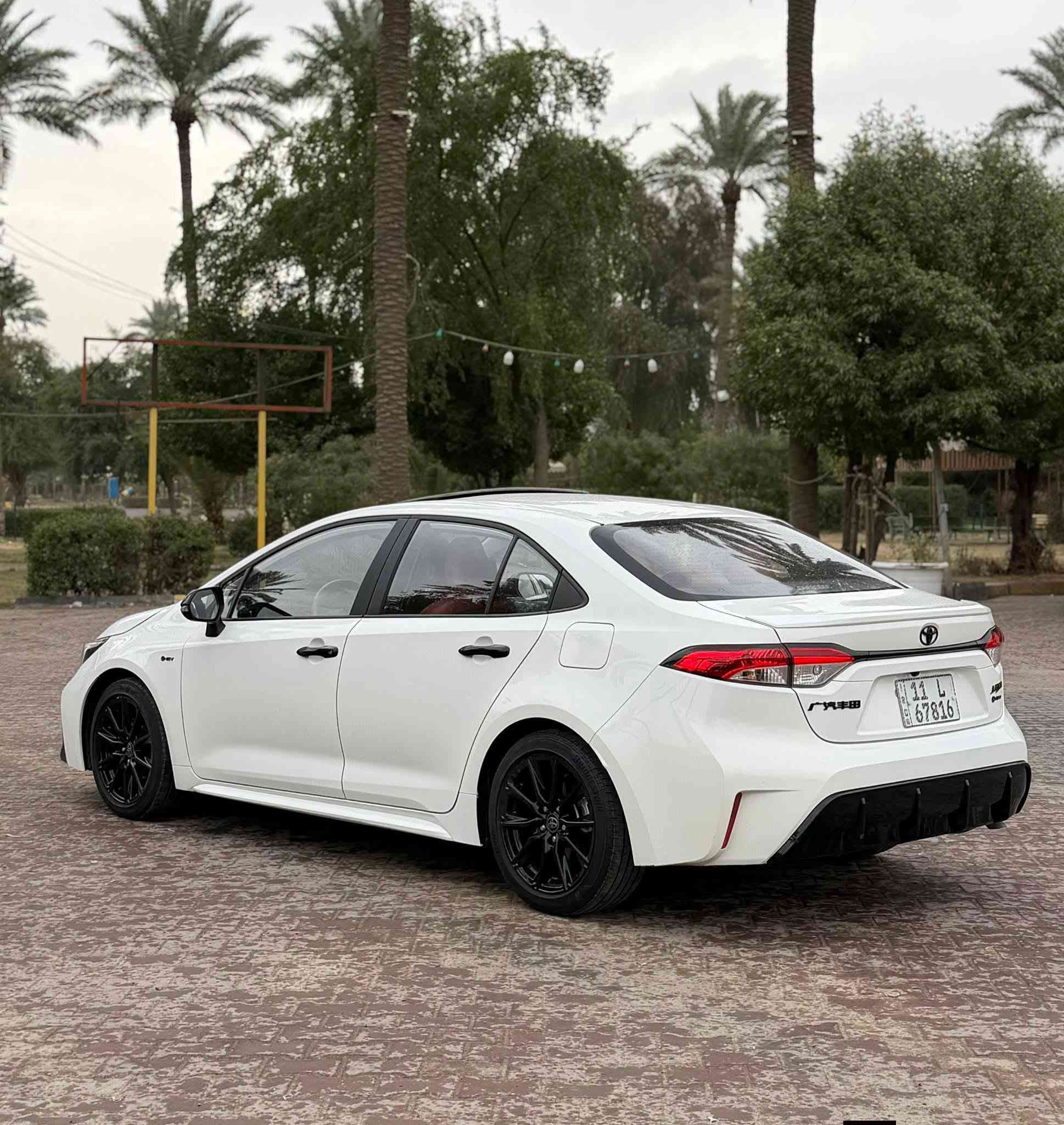 السلام عليكم 
كورولا  S
(هايبرد ) 
(خليجي )
موديل : 2025
ماشية : 10000 KM
المواصفات 
فتحة 
بصمه 
بصمة ابواب 
تحكم ستيرن جهتين 
كروز سرعة 
كشنات جلد لونين 
كشنات كهرباء 
دشبول ديجيتال 
شاشة 
كاميرا
رادارات 
تحديد مسار 
قيادة ذاتية 
اشاير بالمري 
ويل كب بلاك
نظام سبورت 
حساس تاير
سايد بريك دكمة 
اوتو هولد 
المكينة  2000 
(رقم بغداد الجديد مشروع وطني بأسمي )
ملاحظة : السيارة خليجي كفالة عامة . 
السعر : 25 مليون و500  وبيها مجال بسيط 
العنوان : بغداد الكاظمية قرب مرور الكاظمية معارض جكوك معرض الرحمن.
للاستفسار 
عبدالرحمن 
 ***********
 ***********
