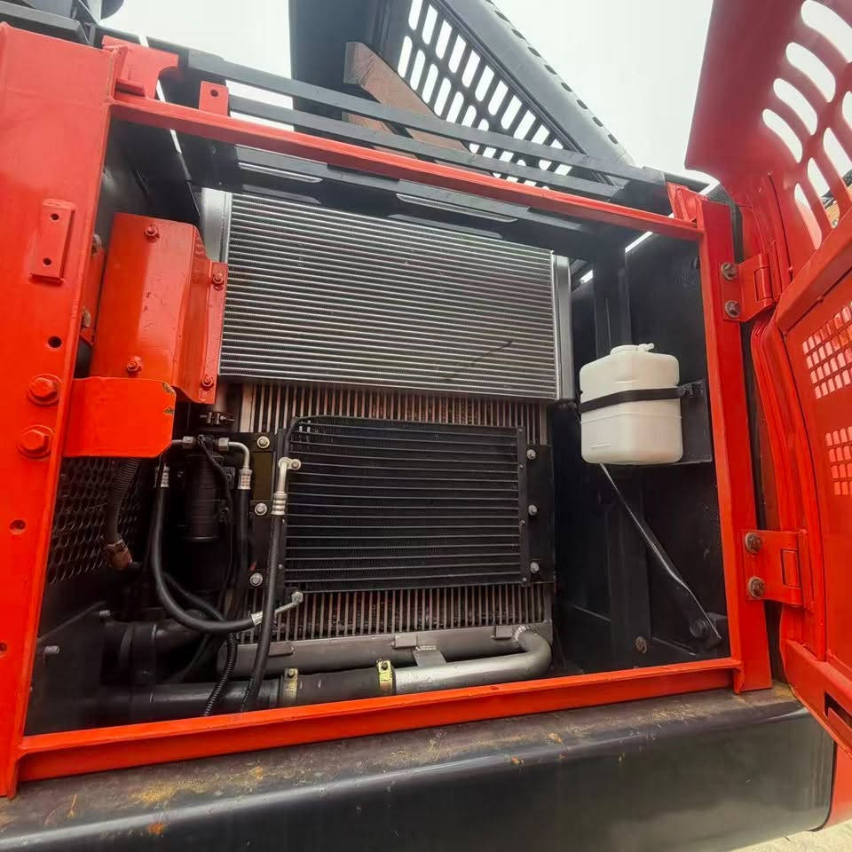 حفارة DOOSAN DX225 2024🔥

عداد 302 ساعة عمل 

للتواصل ***********
