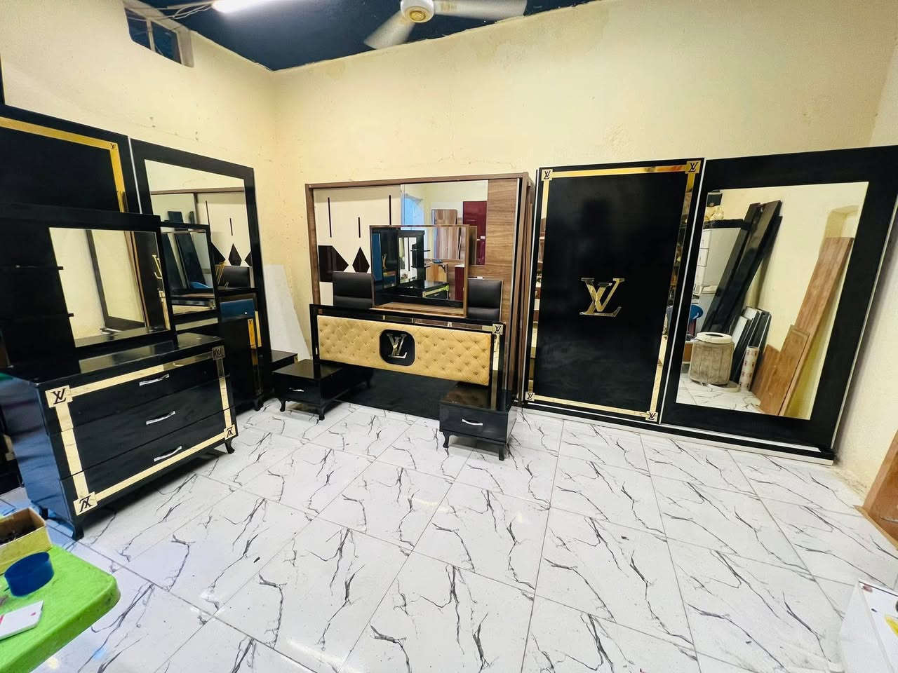 غرفة نوم مستعملة🇹🇷
نضافة80 ٪💯

عدد القطع / 5

نضام / أسلايت 💢 

375🔒

شد ونقل داخل بغداد مجاني🚛

يوجود توصيل محافضات

حجز واتساب ***********
