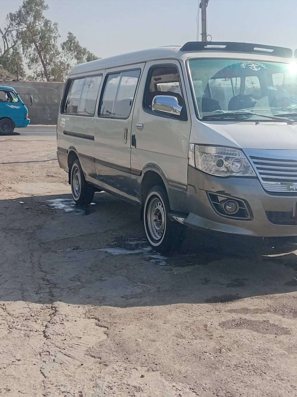 يسلام عليكم فاتو لوان لبيع سياره جاهزه رقم نكليزي هزه جديده تبريد سبلت شغال ويه سويج مكينه جديده بيهه ام قبق السود تخم تاير نضيف بيهه سياره جاهزه جاهزه السعر 70و بيهه مجال  مكان سياره بغداد جسر ديالئ القديم ما متواجد ع فيس تصل ع رقم و دلل ***********

