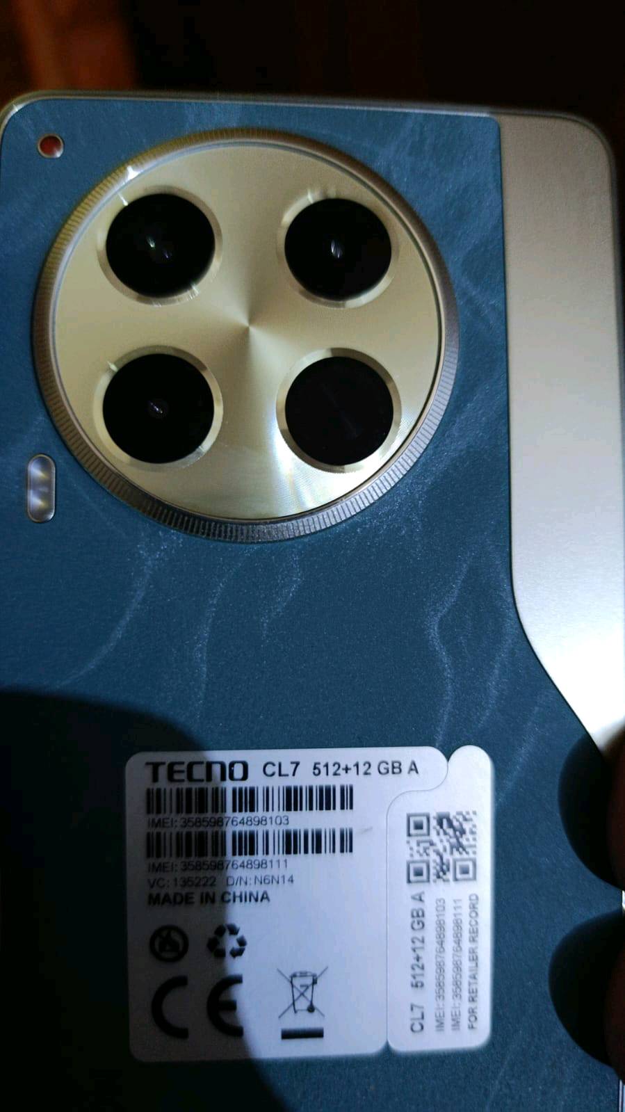 ❤️‍🔥السلام عليكم
 تكنو كامون 30 5g كامل ملحقات ونضيف 100/100 اخو الجديد 
بيع او مراوس
ذاكره 512  رام  12 
بغداد
