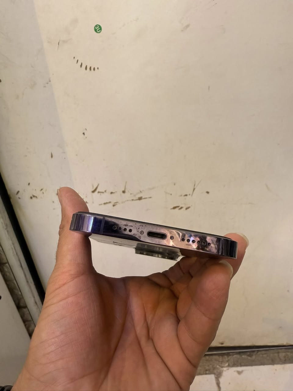 14 برو ماكس ذاكره 256 جهاز كلش نضيف ممفتوح ابد. دبل سمكارت بطاريته 93 فقط مكسور الضهر  لون بنفسجي سعره 750 قفله 
*********** مكاني اابنوك
