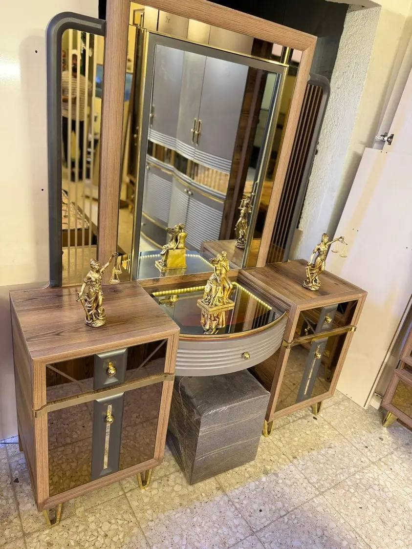 ✨ غرفة تركي مودرن اصلي 9 قطع ✨
نظام أبواب مضلع 
سرير مخزن عملي واناره شغاله 💥
 ضهر بلوك
 قماش وتر بروف أصلي
✨ نظافه 90/💯
 شد ونقل مجاني داخل بغداد
 توصيل للمحافظات بكروه
*********** واتس اب
