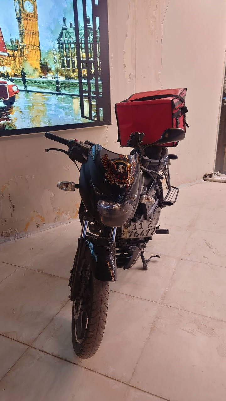 بولسر نيون مرقم بغداد موديل 2021 نظيفة مطاختها سبانه السعر مليونين عدل ولا تدور وياي شراي اتصل مو شراي چنك ماشفتها وكمل 
*********** مكاني الاعظمية بغداد .
