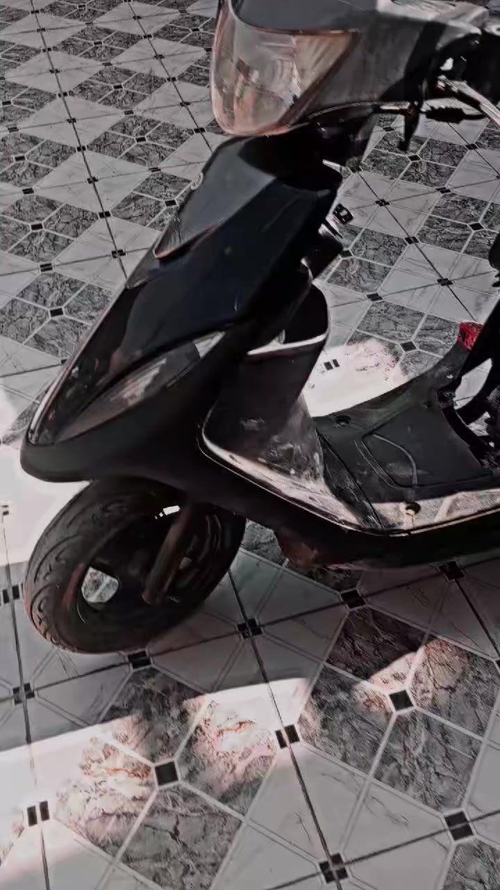 سلام عليكم ماكس عدله البيع دراجه خير من الله دراجه ناعمه بس بيه صوت بل كلج الخلفي بس مكينه خرسه ودرجه حلوه سعره 350وبيه مجال المكان سكندريه رقم التصال***********
