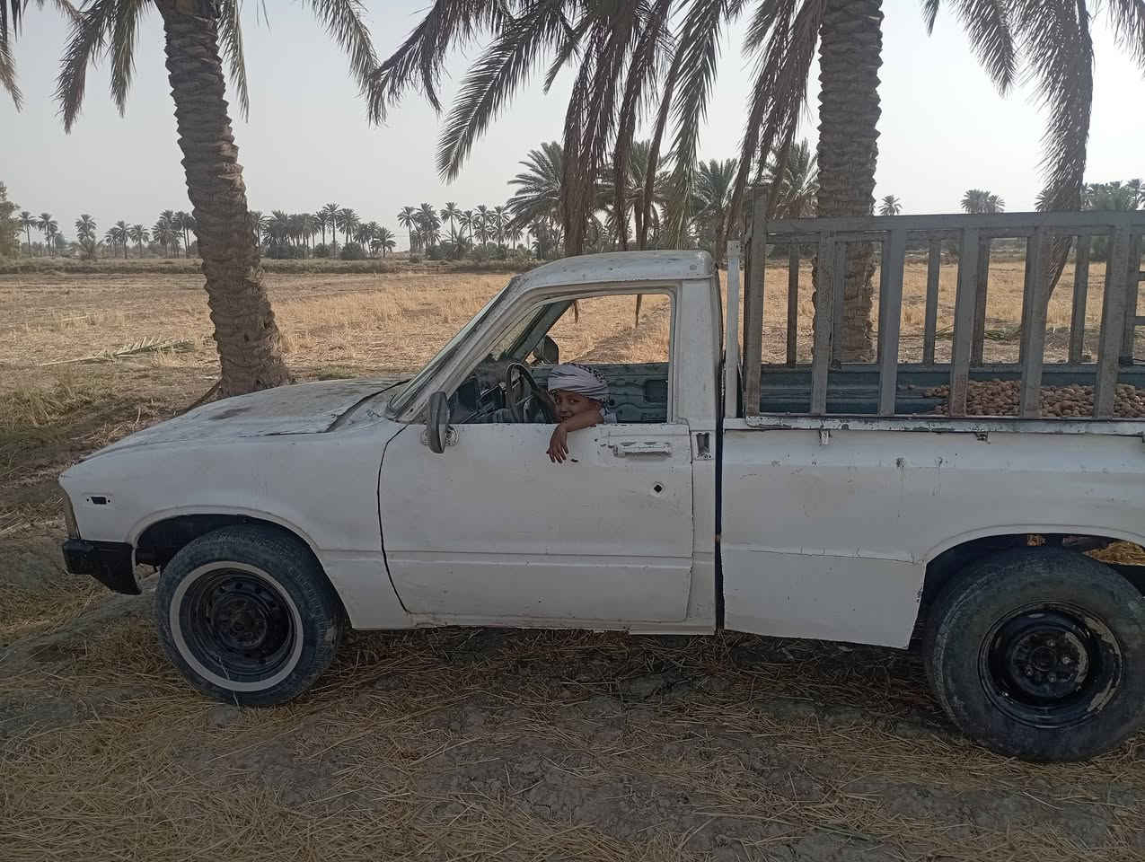 سلام عليكم بيكم 80للبيع نقص بس باتري شغاله حلوه رقم وسنويه وبيه تحويل اليحب يحول مكاني حله كفل وعماله على باب الله كلشي ترهم مناسبه 
***********

