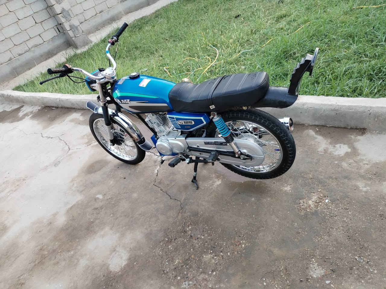 السلام عليكم من رخصه مدير الاكروب دراجه نامه الأصلي شلامجه أوراق اصولي تعمير كله 25 والشاصي مديل 15 برغي ما مفتوح بيه المكان طوريج قربه أسواق الدعمي *********** السعر 750 قفل
