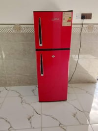 ثلاجه • سعة كبيرة • للبيع