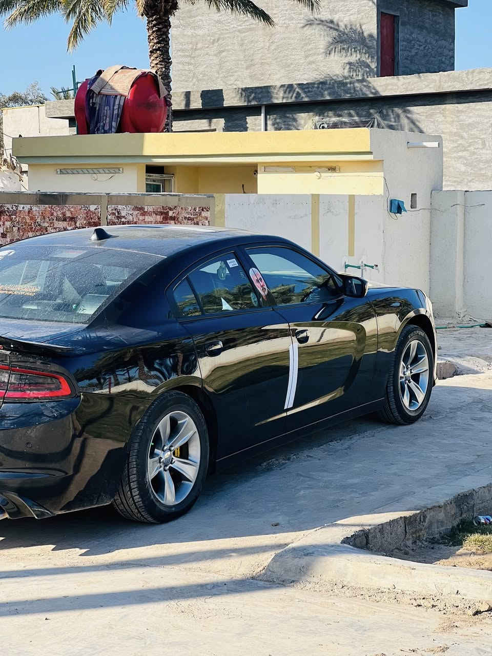 سلام عليكم دوج جارجر موديل ٢٢ رقم بغداد ماشيه ٥٢ موصفات اس اكس تي بلاص فتحه. خزن مومري  كشنات جلد  حار بارد  شاشه جبيره السعر ٢٣٥وبيها مجال ***********
