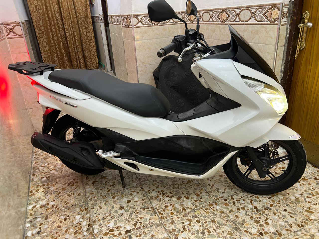 دراجه pcxجيل ثاني ياباني  دراجة مال رمبه الدراجه  ياباني  ( jf )كفرات ابلاديهه رمبه  
دراجه كامله أستان كهربائي حساس ازدحام A  لا تبخير. ولاتنقيص الدراجه مكينه لوك شلعه معدل خير من الله  احلا من الصور مال جناي المكان بغداد الصالحية قرب دراجة مكفوله اي نقص مابيه السعر( مليون 650)
وبيه مجال الاتصل
***********
