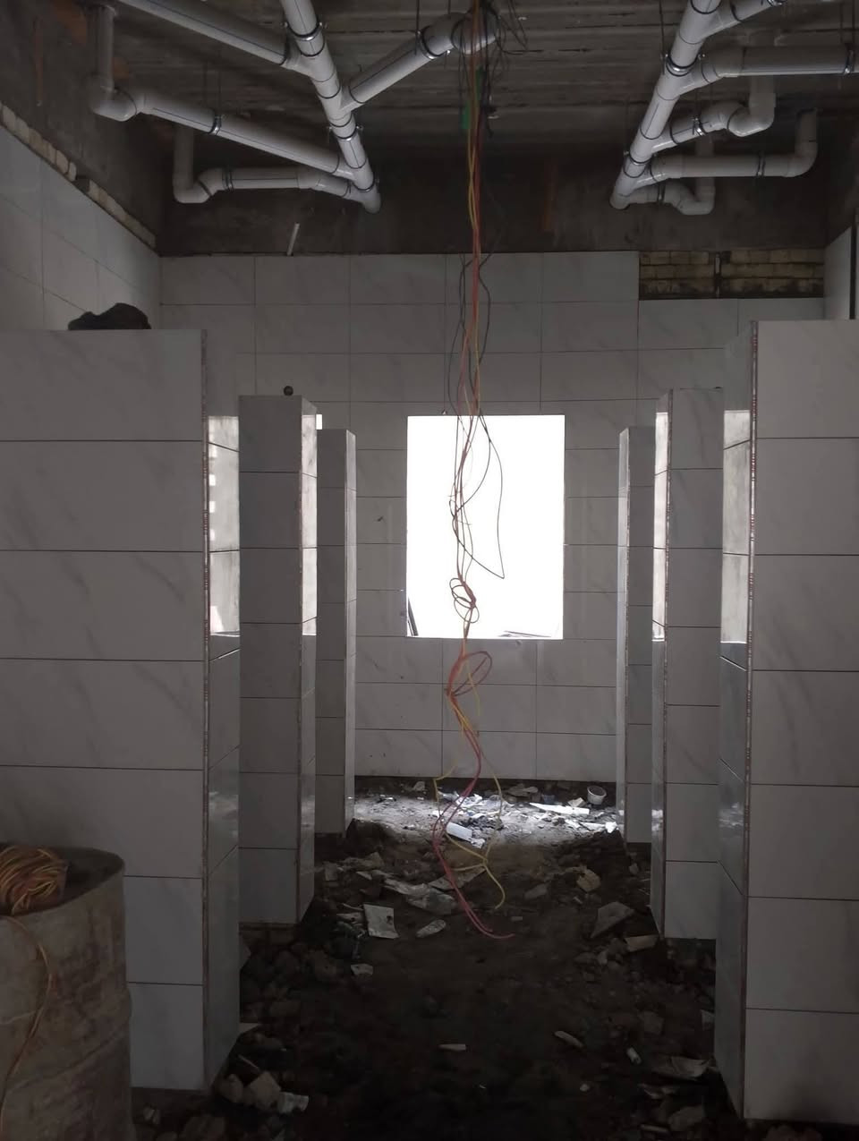 السلام عليكم اصطه سيراميك متفرغ الان  ***********
