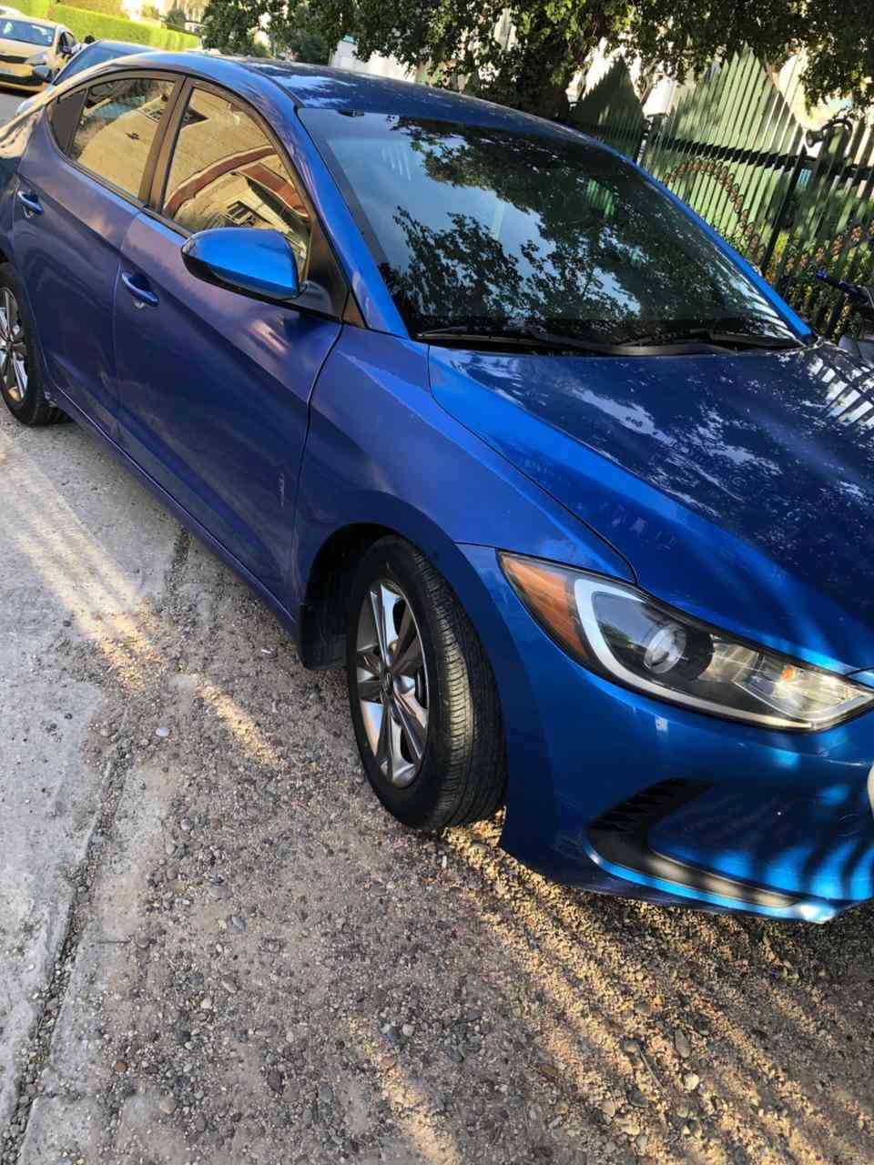 السلام عليكم.. 
النترا موديل 2018 وارد امريكي لون بحري بيها صبغ ثلاثة قطع جاملغ وبابين عكس السائق كير محرك كفاله حدادين جديده تخم تاير   رقم أربيل الجديد تريد تحويل او وكاله حاضر .. السعر 11000$ وبيها مجال قليل الاتصال *********** مكان السيارة بغداد الحارثية
