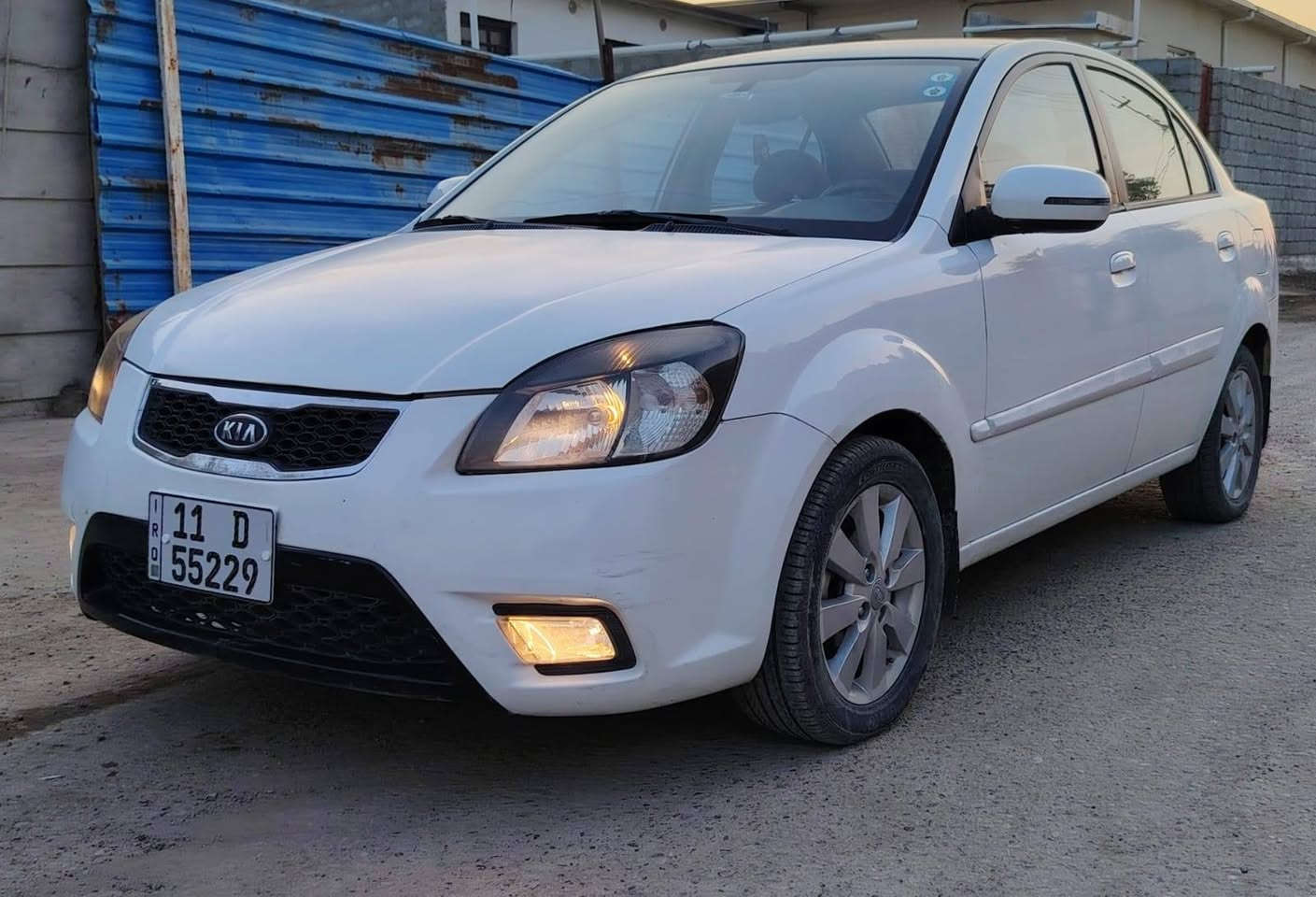 كيه ريو موديل ١٢ الشركة العامه مكفوله كفاله عامه ماعده صبغ ربع البنيد وصبغ بل باب الخلفي اثر شخوط سياره مكفوله ما عدا الذكرتهن محرك وكير كفاله حجم المحرك 1500 تبريد ثلج اشاير مري تحكم سترين +مري سنتر لك حاكيه رقم بغداد نكليزي  باسمي تحويل ثاني يوم  سياره كلش نضيفه سعر 94  ***********
*********** مكاني بغداد
