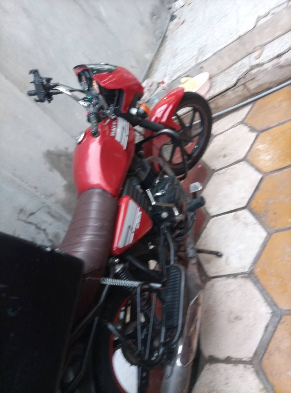 سلام عليكم شباب دراجه دايون البيع موديل 20 دراجه جاهزيه من كلشي مابيه نقص رايده مليون وميتين وبيه مجال ماتواجد عل فيس فقط واتساب وعل رقم *********** ونضافه نفس البصوره  الحد يكسر بحلال لعالم واني خادم الكم مكاني بل حله شارع حي العسكري
