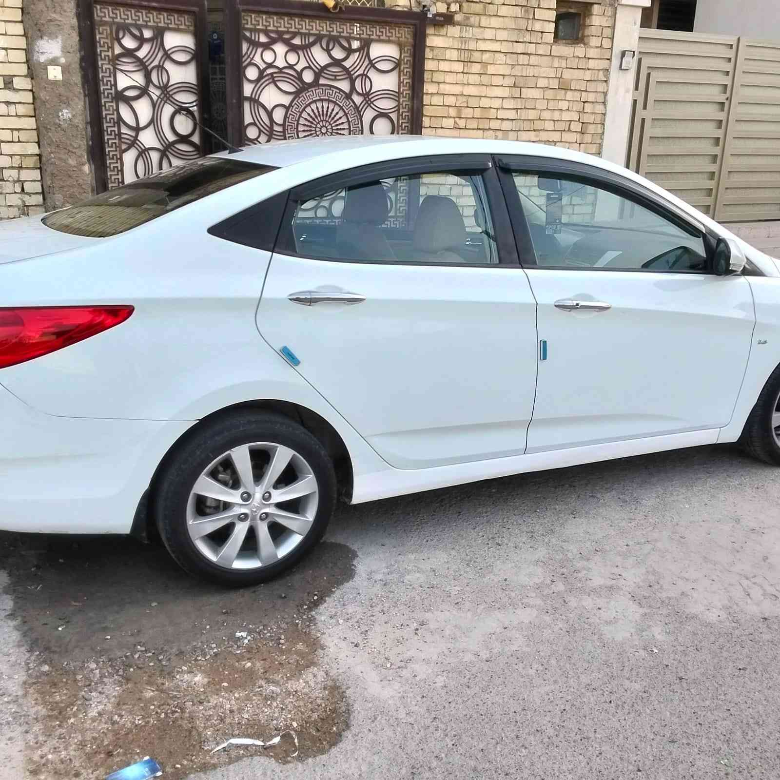 السلام عليكم اكسنت خليجي
موديل 2012 محرك 1600 بلو
فول مواصفات السيارة جاهزة 
صدر مكينة تبريد مابيها اي نقص السيارة بسمي رقم دولي 
والسونار موضح في الصور السعر 100اوبيها مجال بسيط 
الهاتف ***********
