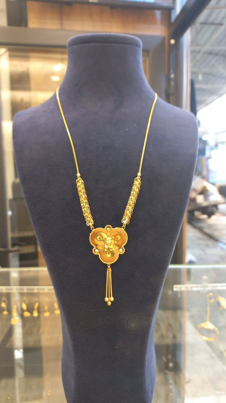 اللهم صل على محمد وآل محمد موديلات جدد يم صياغة ومجوهرات ابايعلى  الفرع الأول  الركن والفرع الثاني مجاور الفافون والفرع الثالث مقابيل الطرشي سوق الذهب *********** 
#from #كسبلور #كسبلور_explore #hook#fuy
