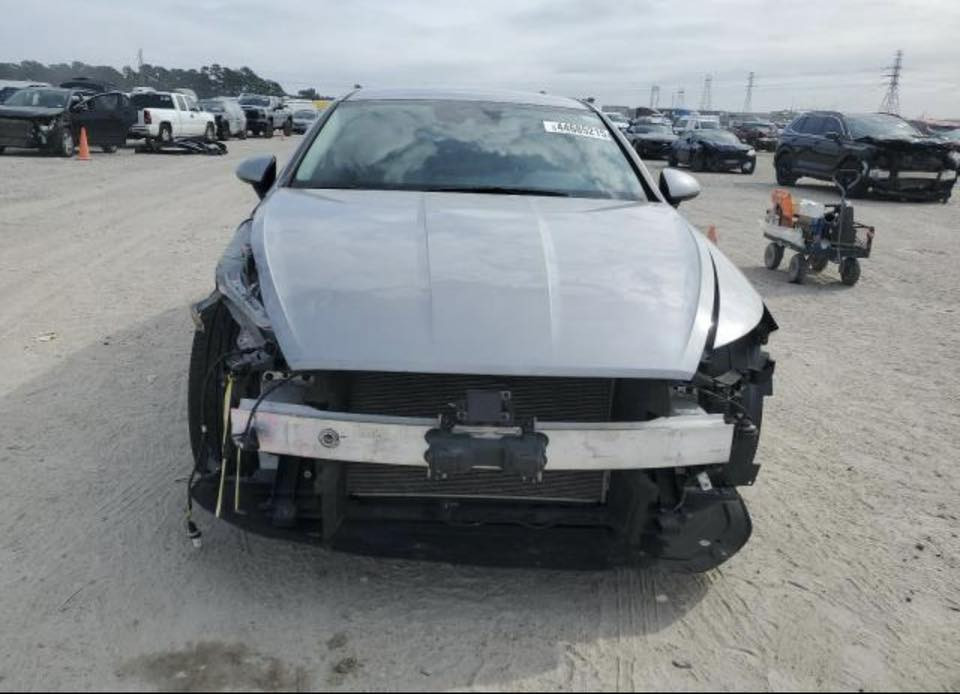 السلام وعليكم
سوناتا واراد امريكي موديل 23  للبيع
حادث سياره تبديل جاملغ فقط بدون دواخل ولباقي كفاله عامه 
معوقين ذي قار بسم رجال وكاله عامه 
السياره إرباك برده فقط
السعر ١٧٠$ 
مكان سياره ناصريه 
للستفسار ***********
