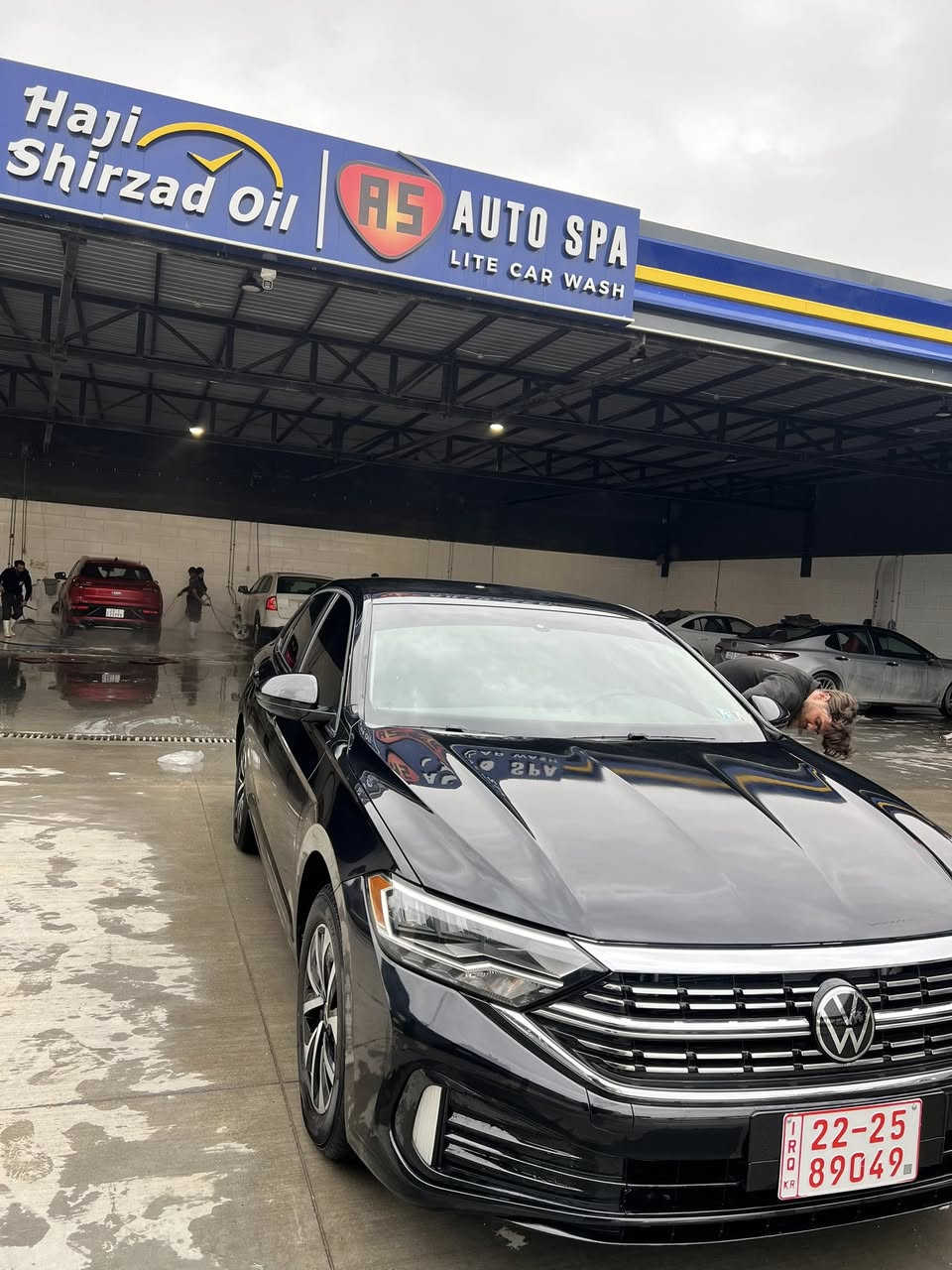 VW jetta Modil2023 
مواسەفات S رەنگی رەش ، زۆر پاک و خاوێنە
نیو بۆنت سبوغ ، بێ ئیرباگ ، بێ ژۆری ، رادێتەی بیلادی ، رەقەم کاتی …ژمارە تەلەفۆن
0751 649 36 46
