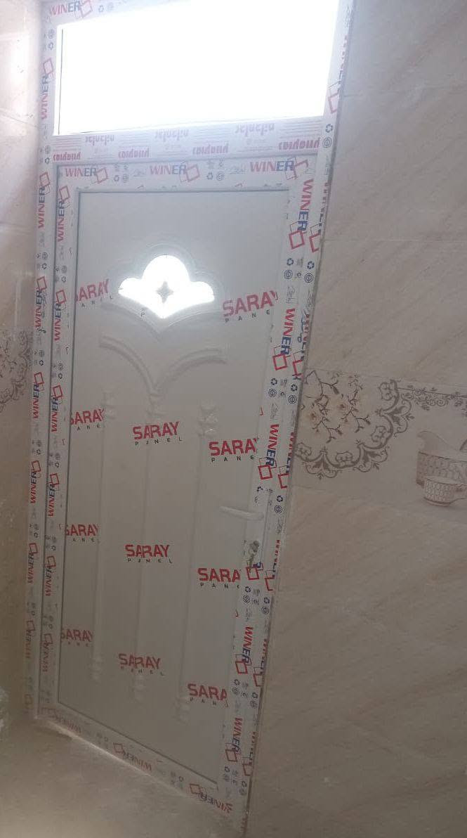 دار للبيع
الملايين الثانيه مجمع الملك 

المساحه . 105 متر 

طابق ونص 

غرفتين وصاله واستقبال ومطبخ و (2) حمام 

ومنور وتواليت خارجي وبيتونه

البيت زيرو يعوزه فقط سقف ثانوي 

السعر 55 

للاستفسار ***********

